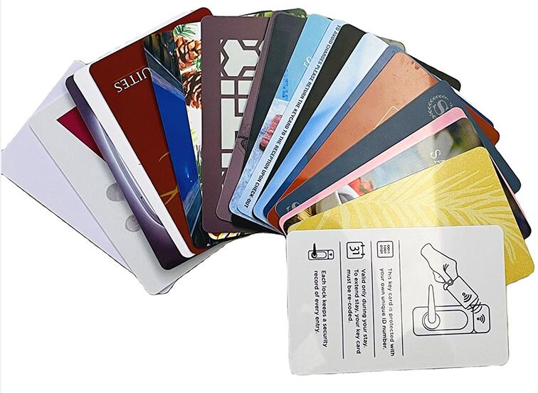 Paano nakatayo ang mga matalinong kard sa mga digital na sitwasyon at sumusuporta sa pagbawas ng gastos sa pang-industriya na may seguridad na antas ng chip, multi-functionality, at tibay?